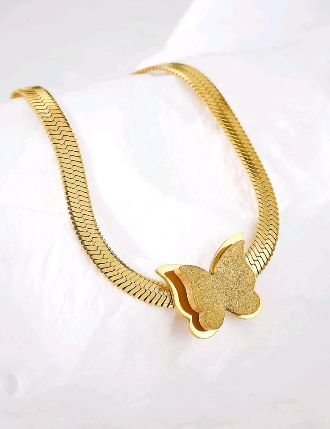 اسوارة لون ذهبي