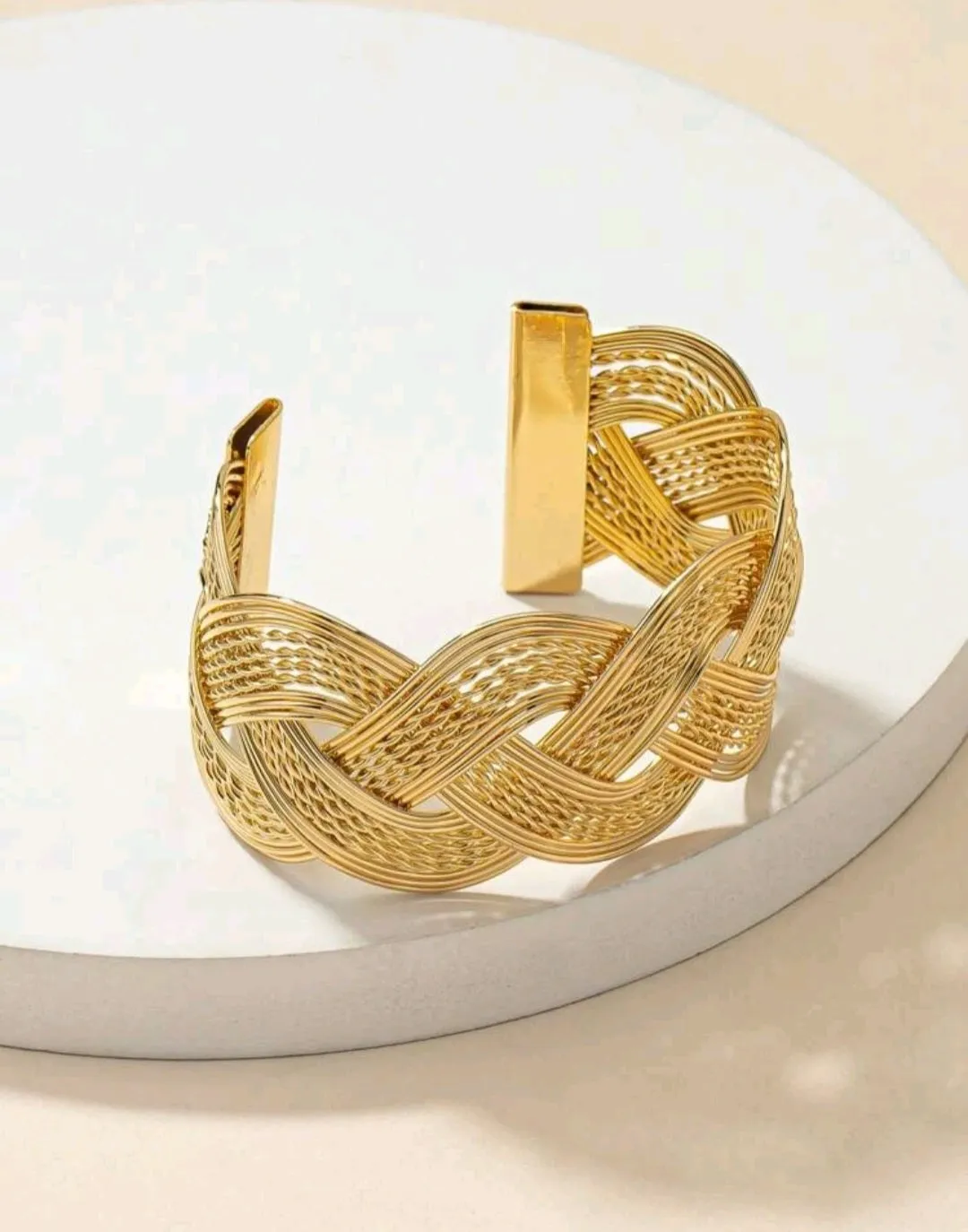 اسوارة لون ذهبي