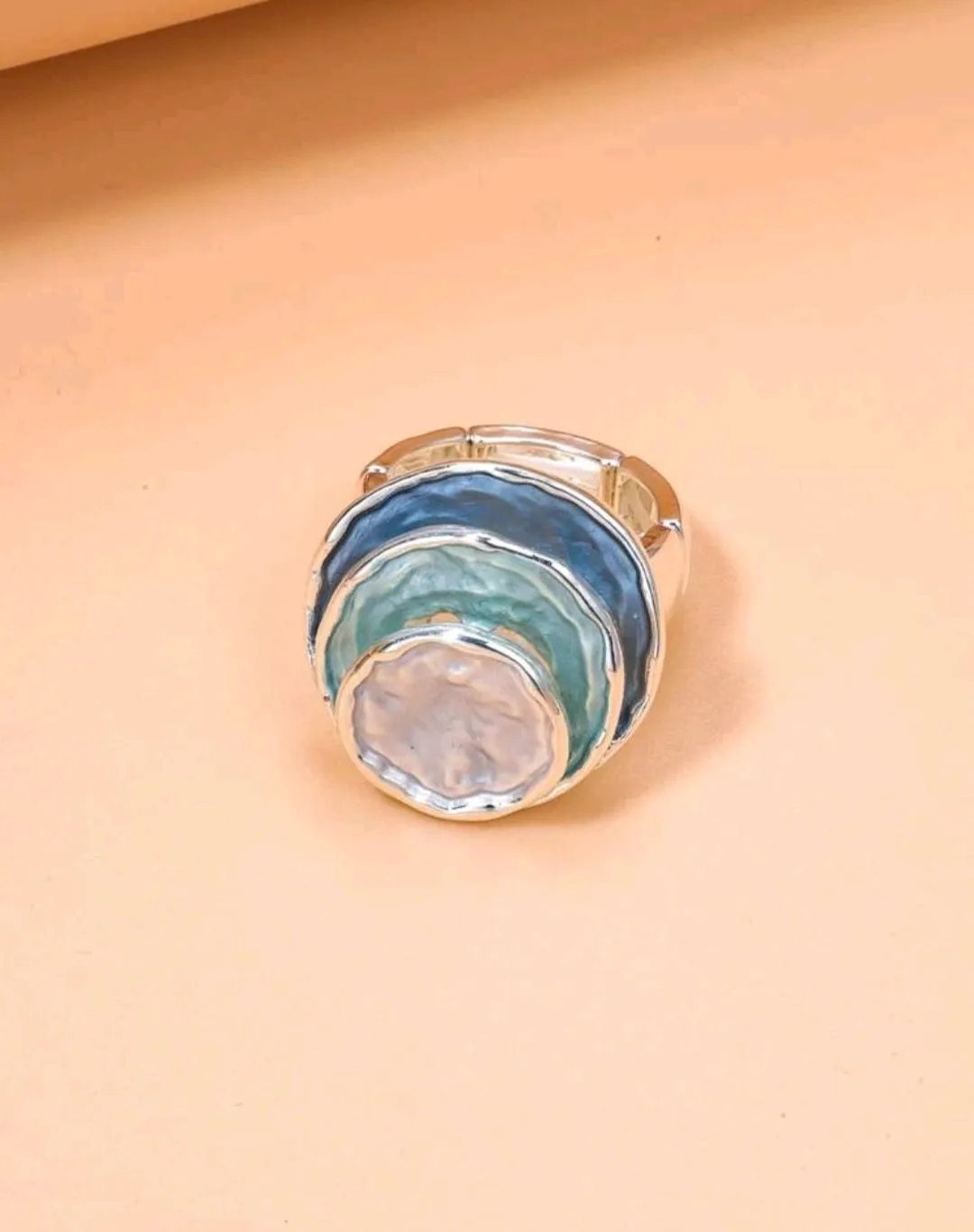 خاتم لون فضي