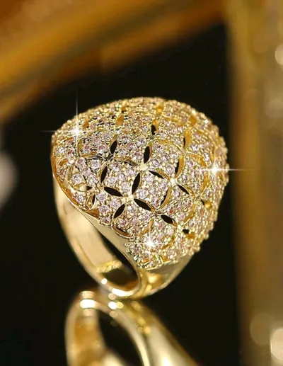 خاتم لون ذهبي