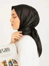 ايشارب مربع لون بني غامق 1