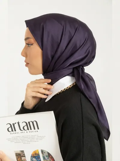 ايشارب مربع لون توتي غامق