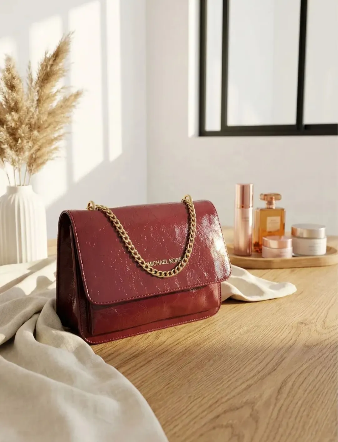 شنطة لون برغندي