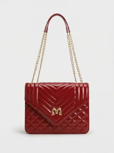 شنطة لون احمر