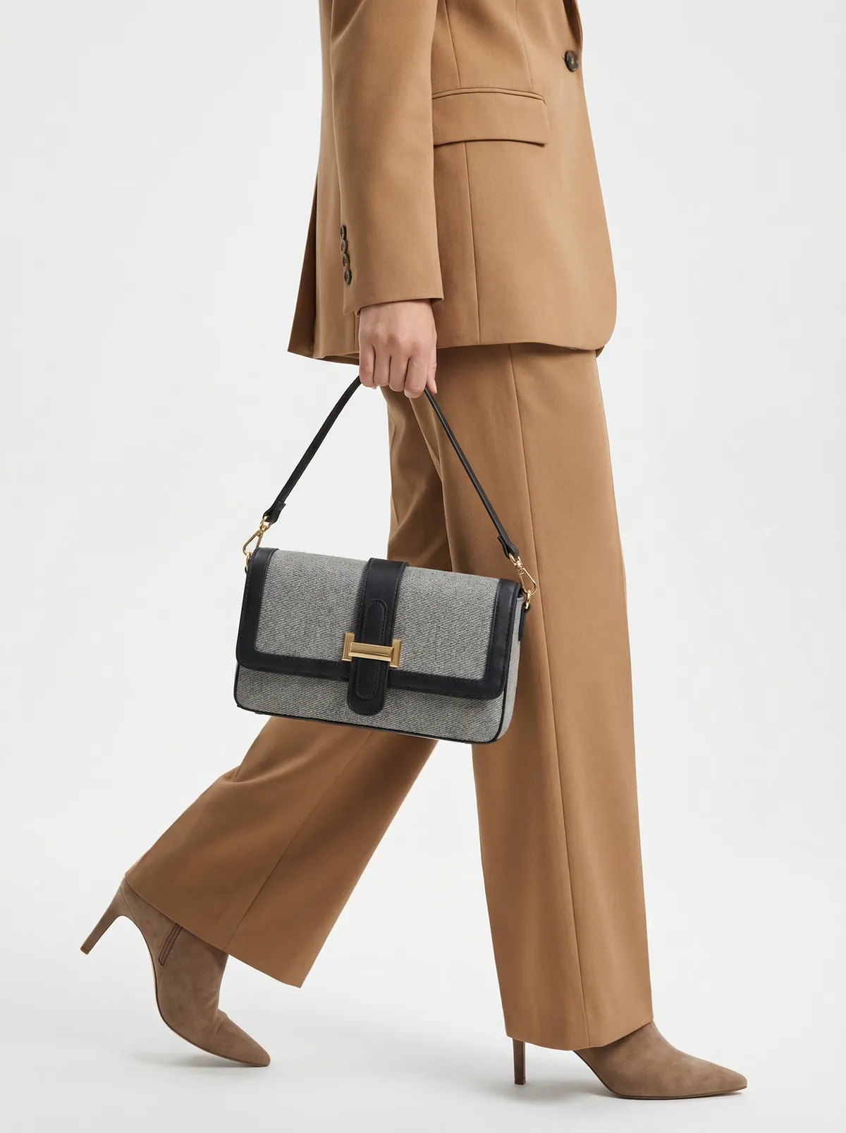 شنطة لون اسود