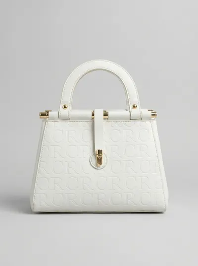 شنطة لون ابيض