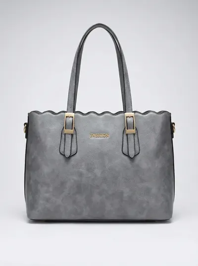 شنطة لون رمادي