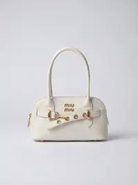 شنطة لون ابيض 1