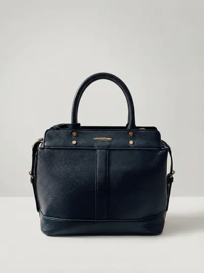 شنطة لون اسود