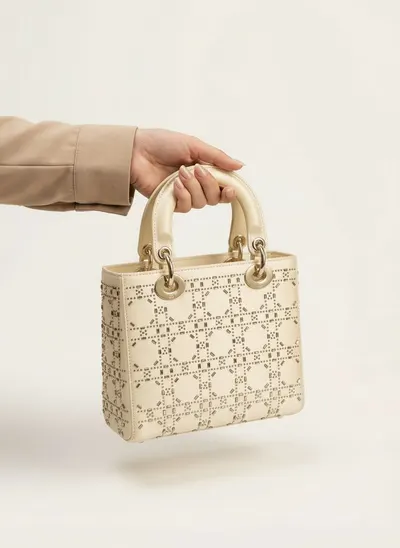 شنطة اوف وايت