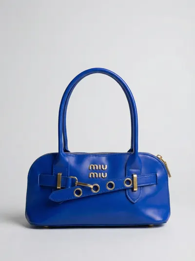 شنطة لون نيلي