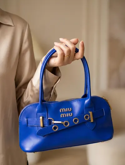 شنطة لون نيلي