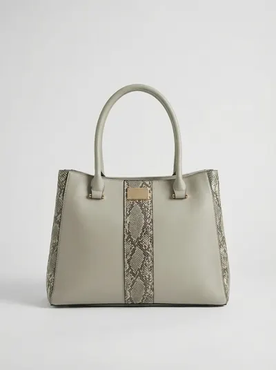 شنطة لون رمادي فاتح