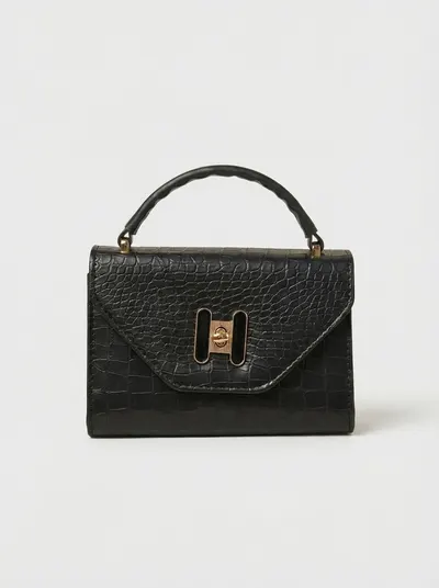 شنطة لون اسود