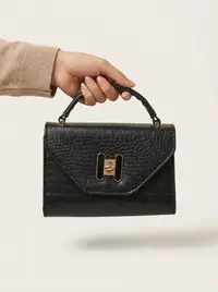 شنطة لون اسود 2