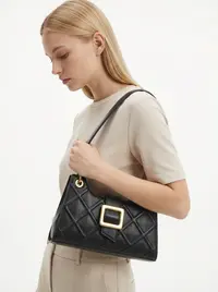 شنطة لون اسود 2