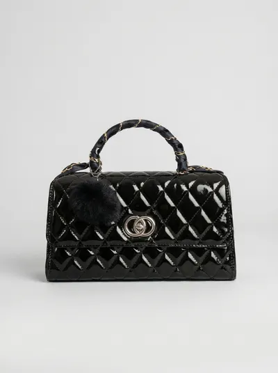 شنطة لون اسود