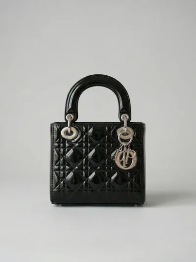 شنطة لون اسود