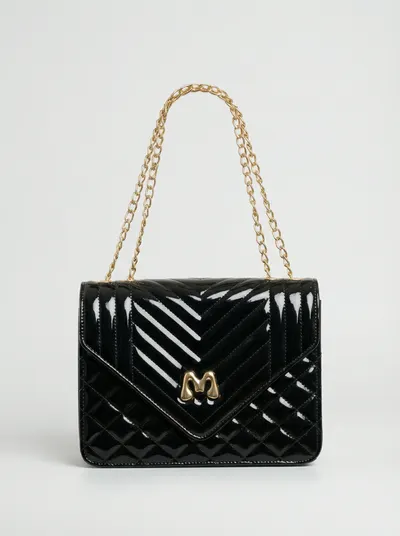 شنطة لون اسود