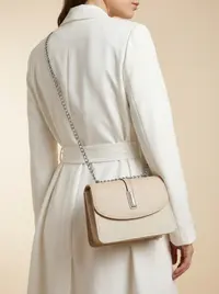 شنطة لون بيج 2