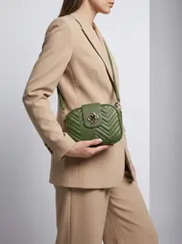 شنطة لون اخضر 2