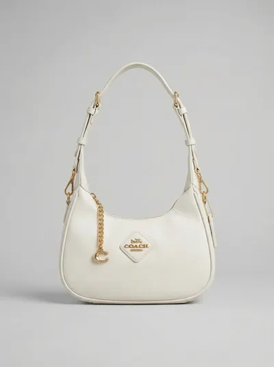 شنطة لون ابيض