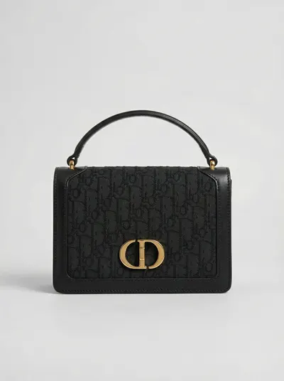 شنطة لون اسود