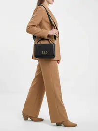 شنطة لون اسود 2