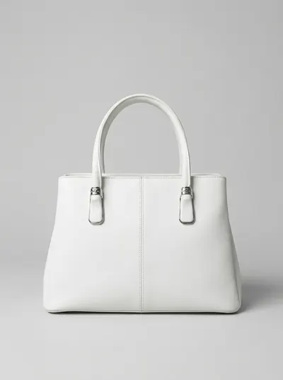 شنطة لون ابيض