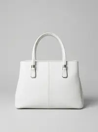 شنطة لون ابيض 1