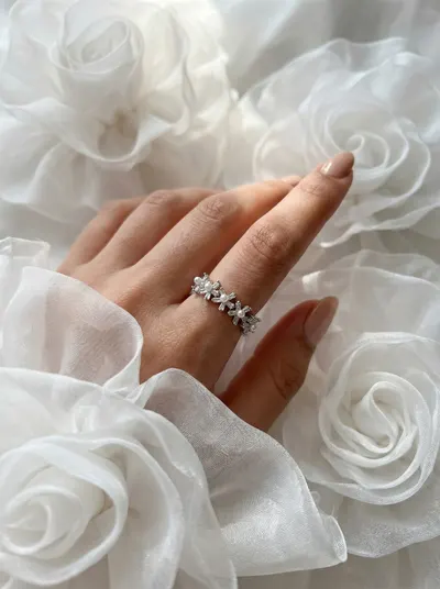 خاتم لون فضي