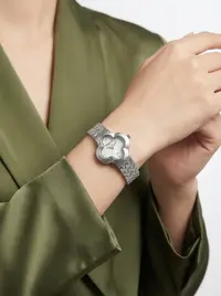 ساعة لون فضي  1