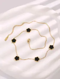 سنسال ذهبي واسود  3