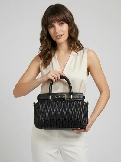 شنطة لون اسود 