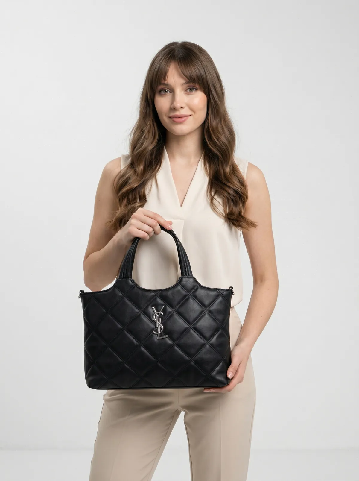 شنط لون اسود 