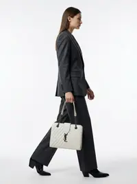 شنطة لون اليض 2