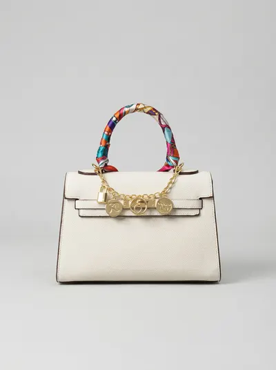 شنطة لون اوف وايت